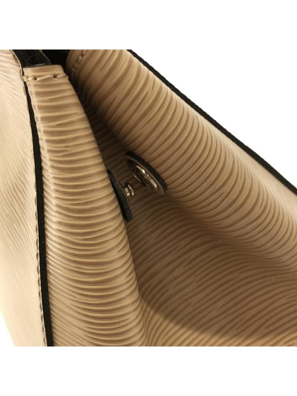 Louis Vuitton Epi Ma Roulis MM - Picture 7 of 10